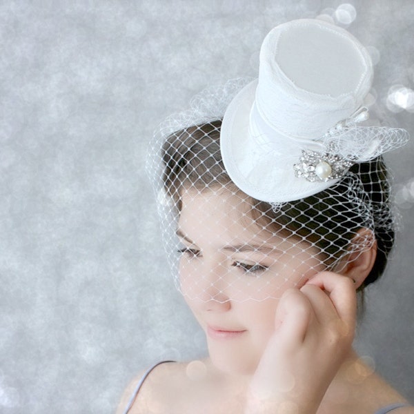 White Mini Top Hat, Wedding Hat, Bridal Mini Top Hat, Tea Party Hat, White Wedding Hat, Bridal Party Hats, Bridal Shower, Mad Hatter Hat