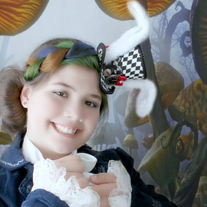White Rabbit Mini Top Hat, Mini Top Hat, Alice in Wonderland, Mad Hatter Hat , Tea Party Hat , Mini Top Hat Fascinator, White Rabbit Costume