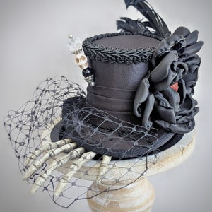 Gotische Mini Hoge Hoed, Zwarte Mini Hoge Hoed, Gotische Bruiloft, Halloween Mini Hoge Hoed, Vrouwen Gotische Victoriaanse Mini Hoge Hoed, Halloween Fascinator