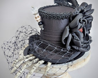 Gothic Mini Top Hat, Black Mini Top Hat, Gothic Wedding , Halloween Mini Top Hat, Women Gothic Victorian Mini Top Hat, Halloween Fascinator