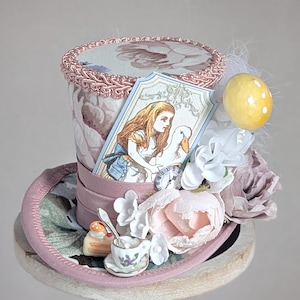 Alice in Wonderland, rode koningin mini hoge hoed, Alice kostuum tovenaar, Wonderland verjaardagshoed, rode koningin hoed, Alice Tea Party-hoed