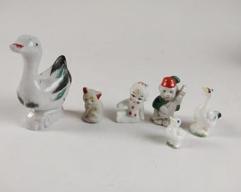 MINITURES Ceramics Collectible Japan Vintage  Grannycore  Monkey Baby Cat Ducks 6 Vtg pieces.
