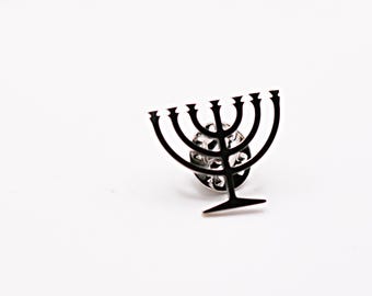 Vintage Menorah Krawattennadel, Menorah Anstecknadel, Anstecknadel, Mantel, Buch, Tasche Anstecknadel, Geburtstag, Hochzeit. Chanukka Geschenk, jüdisches Geschenk, Unisex Menorah Anstecknadel