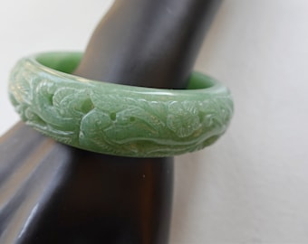 Chinese Finely Carved Green Jade Bangle Bracelet, Vintage Green Jade Bracelet, Vintage Jade