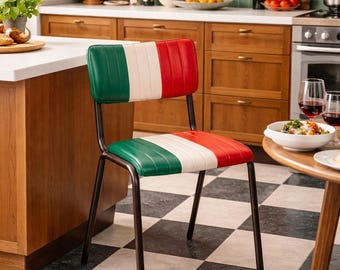 Middeleeuwse gestoffeerde leren bistrostoelen, primitieve kantoor- en keukenmeubels, industriële hotelinrichting, restaurantinterieur