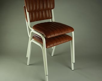 Set van 2 NIEUWE eetkamerstoelen van echt leer en metaal, accentstoelen uit het midden van de eeuw, vintage interieur, industrieel primitief gestoffeerd meubilair