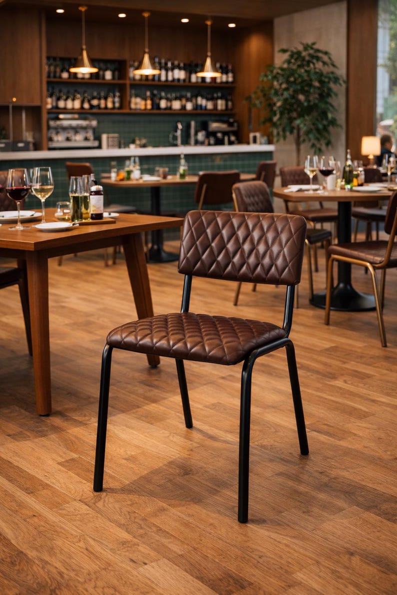 Cadeira em couro genuíno, cadeira estofada Accent, mobiliário para bar, restaurante e hotel Diamond, decoração moderna de meados do século, interior industrial. imagem 10