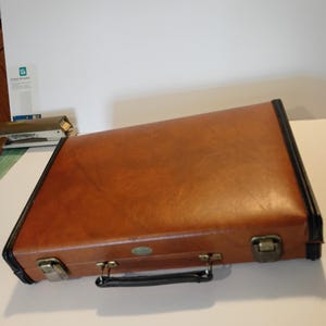 Vintage Fred Roberts Co. Backgammon Game in Travel Case (Made in Taiwan)