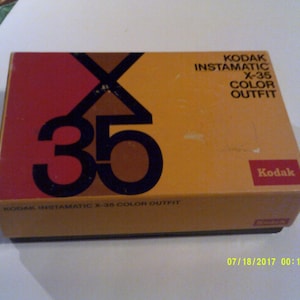 Vintage Kodak Instamatic X-35 Camera, Manual and 5 Extra Flash Bulbs inside original Box - Rare (Not Tested)