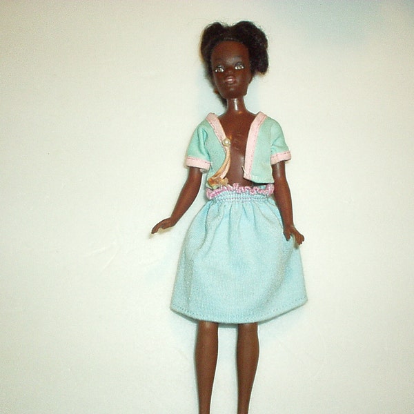 Vintage 1972 SHINDANA Toys Black or African American 9" BENDABLE & Twist N Turn DOLL in Barbie tag Pink/Blue Skirt and Top (Hong Kong) Rare