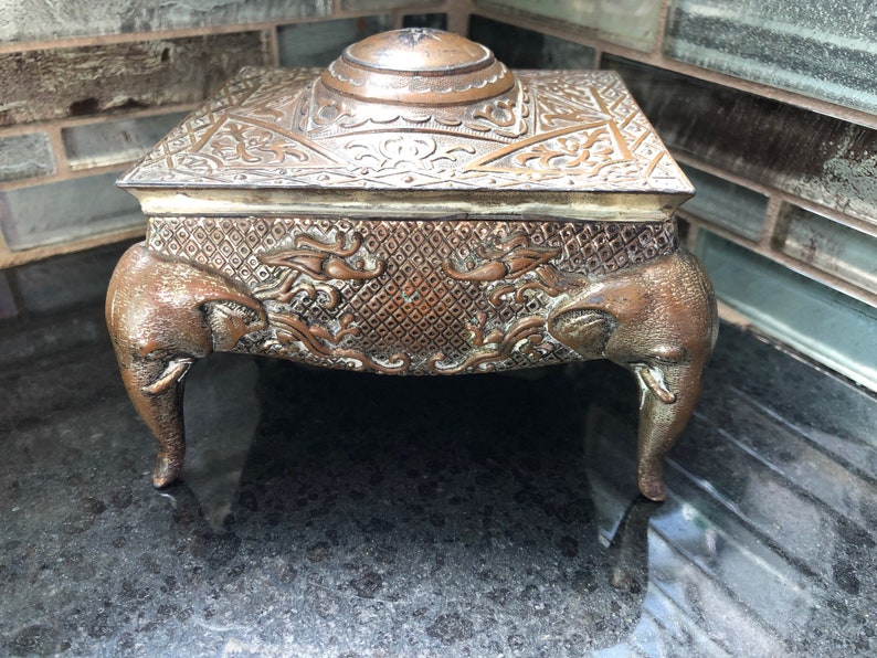 Boho Asian Indian trinket jewelry box vintage brass elephant trinket stash box Indian Asian elephant trinket Vintage brass trinket box