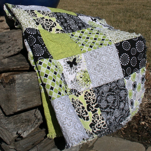 CLEARANCE SALE - Was 110.00 - Now 85.00 - Throw Size Rag Quilt - Lime Green, Gray and Black