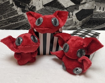 Gremlin Monster Plüsch, niedliches Stoffmonster, Gremlin Plushie, handgemacht, kuschelig, Critter, Kreatur, Stofftier, Plüschtier, süßes Geschenk, Kunst