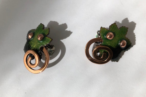 Earthy Matisse enameled copper leaf clip earrings - image 2