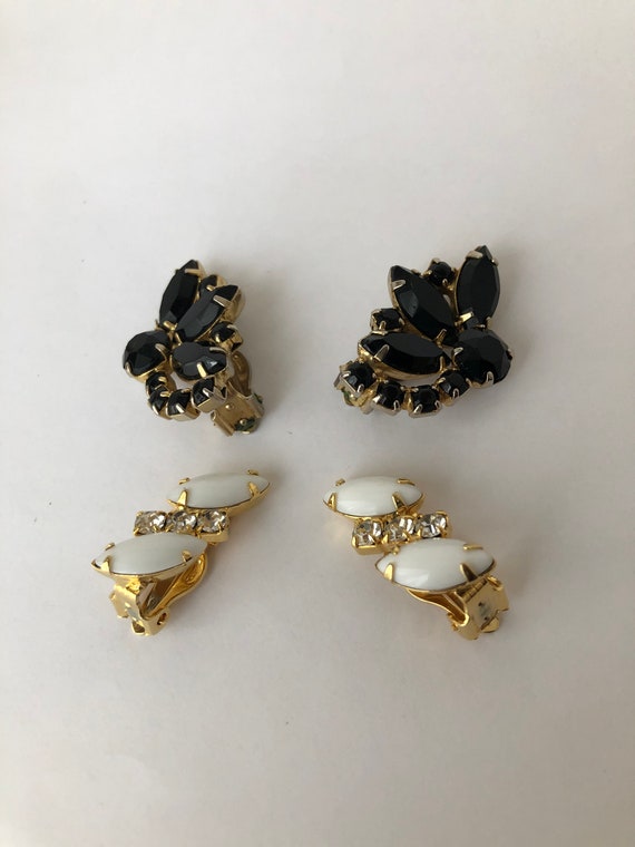 Elegant milk glass rhinestone clip earrings in set