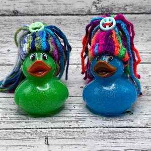 2 rubber ducks, ducks, rubber ducks, get ducked, got ducked, duck on, peace, car accessories, cruising ducks