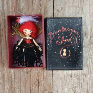 Mini burlesque doll in a box, little pocket marionette, queen of the Music Hall, variety show diva, gift for irresistibile, glamourous girls image 3