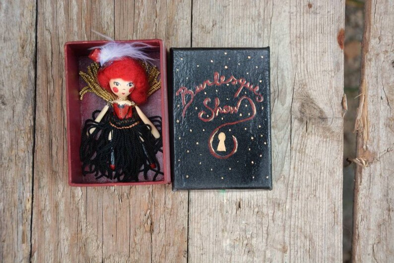 Mini burlesque doll in a box, little pocket marionette, queen of the Music Hall, variety show diva, gift for irresistibile, glamourous girls image 3