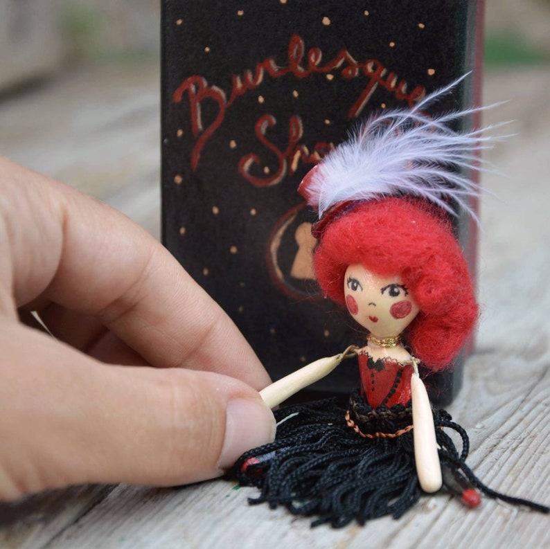 Mini burlesque doll in a box, little pocket marionette, queen of the Music Hall, variety show diva, gift for irresistibile, glamourous girls image 4