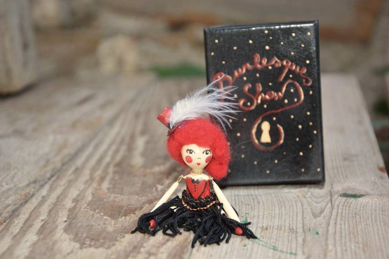 Mini burlesque doll in a box, little pocket marionette, queen of the Music Hall, variety show diva, gift for irresistibile, glamourous girls image 2