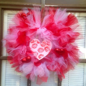 Valentine heart tulle wreath image 1