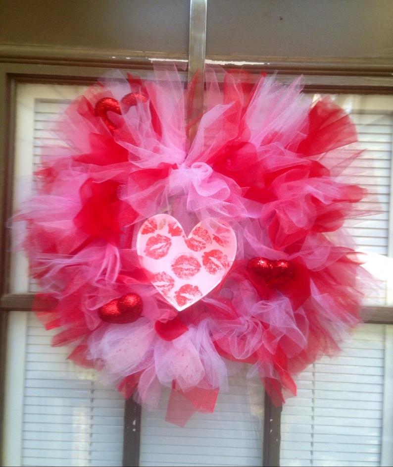 Valentine heart tulle wreath image 1