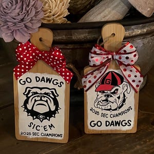 Georgia SEC champions or just Georgia ornament for tiered tray, Christmas tree or wall. This is a year round piece for all seasons