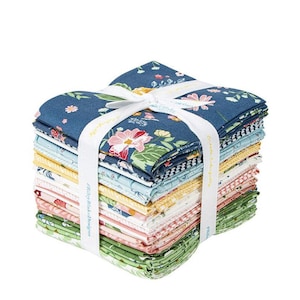 Melody Floral Fat Quarter Bundle Fabric by Beverly McCullough for Riley Blake Fabrics (25 pcs)