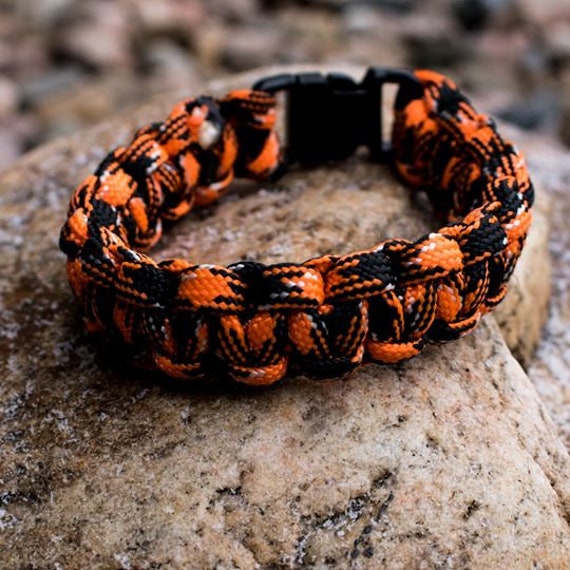 Paracord Survival Bracelet(Orange and Black Small Adult 20.32 cm or 8 wrist