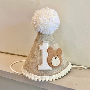 Cappello per il primo compleanno dell'orsacchiotto - Festa del primo compleanno dell'orso - Cappello per la festa dell'orso - Festa di compleanno nel bosco - Happy Camper