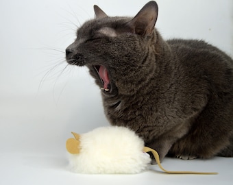 Adorable Sheepskin Mouse Cat Toy – Natural Color with Tan Ears & Tail