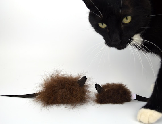 Buffalo Fur Cat Toy: Organic Catnip Mini Mouse