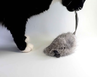 Real Rabbit Fur Grey Mouse Toy – Purrfect Gift for Cats!