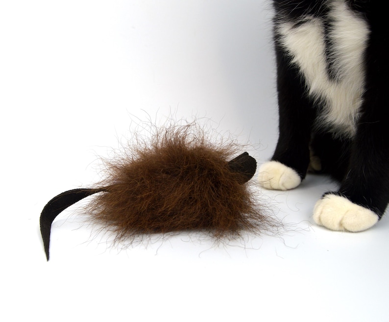 real buffalo bison fur wacky cat toy mouse