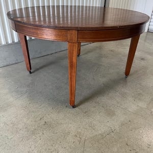54&quot; Round Solid Mahogany Hepplewhite Dining Table
