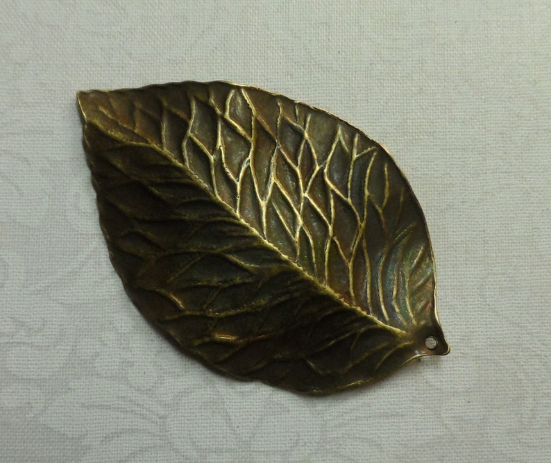 only 1 shown Vintage gold plate or raw brass large leaf 2/&18th,4pcs-KC145