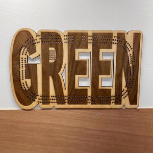 Planche de cribbage avec prénom personnalisé, Ensemble de jeu unique, Cadeau personnalisé, Planche de lit de bébé unique, Fête des pères, Fête des mères, Cadeau d'anniversaire, Mariage, pendaison de crémaillère