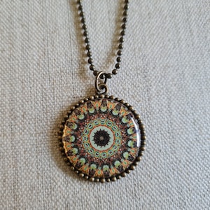 1° collana mandala verde-beige bronzo