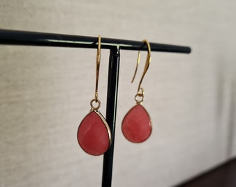 1 pair of earrings gold drops peach