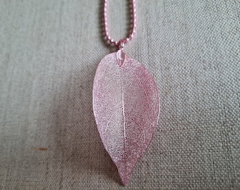 1 pc necklace Delicate leaf pink