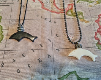 1 pcs. necklace dolphin color choice black or white