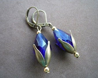 1 paire de boucles d’oreilles « Blue Tulips »