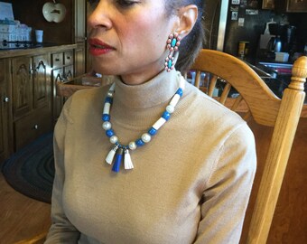 Cobal blue necklace with white beads from Ghana and Swarovski pearls