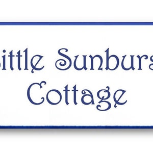 Keramik Hausschild, Hausnamenschild, Keramikschild mit Aufschrift „Cottage“, Hausadresse, Keramikschild