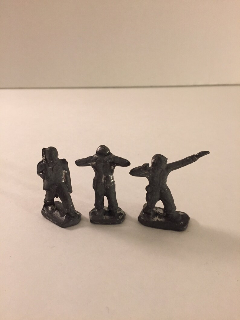 metal toy soldiers unpainted