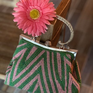 Ships sofort Lachs Rosa und Candy Apple Green Vintage Style Perlen Handtasche mit Kiss Schließen Griff