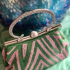 IN STOCK NOW Salmon Pink and Candy Apple Green Vintage Style Beaded Handbag with Kiss Close Handle image 3