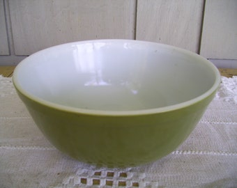 Vintage Pyrex Mixing Bowl 403, Olive Green, 2.5 Qt. Green Mixing Bowl