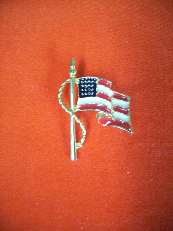 Two Vintage American Flag Pins Brooches, Rhinesto… - image 4