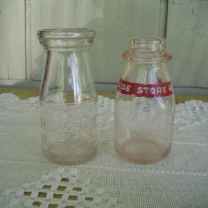 2 VINTAGE HALF PINT MILK DAIRY Glass BOTTLES Sealed BB48 Imprint